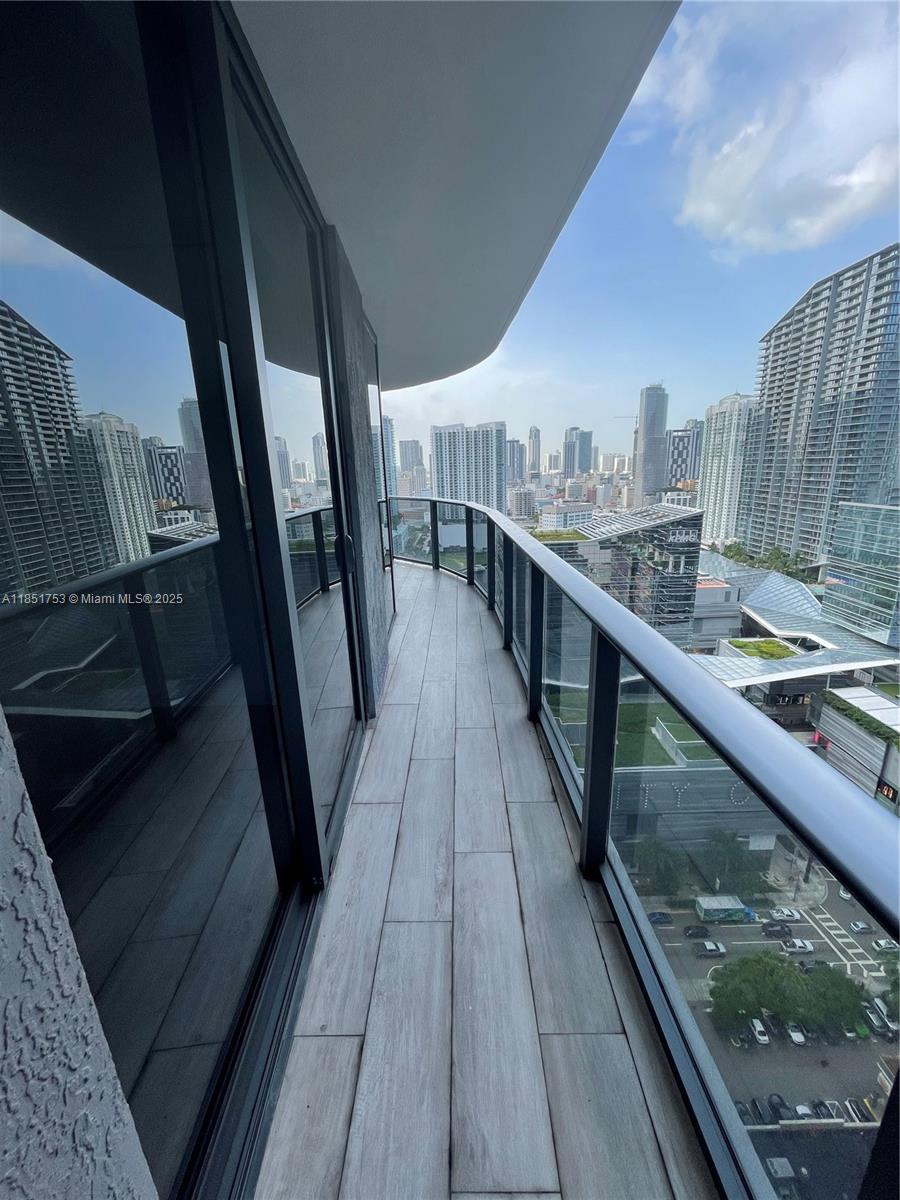 55 SW 9th St #2601, Miami FL 33130