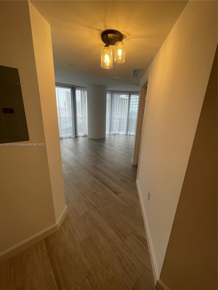 55 SW 9th St #2601, Miami FL 33130