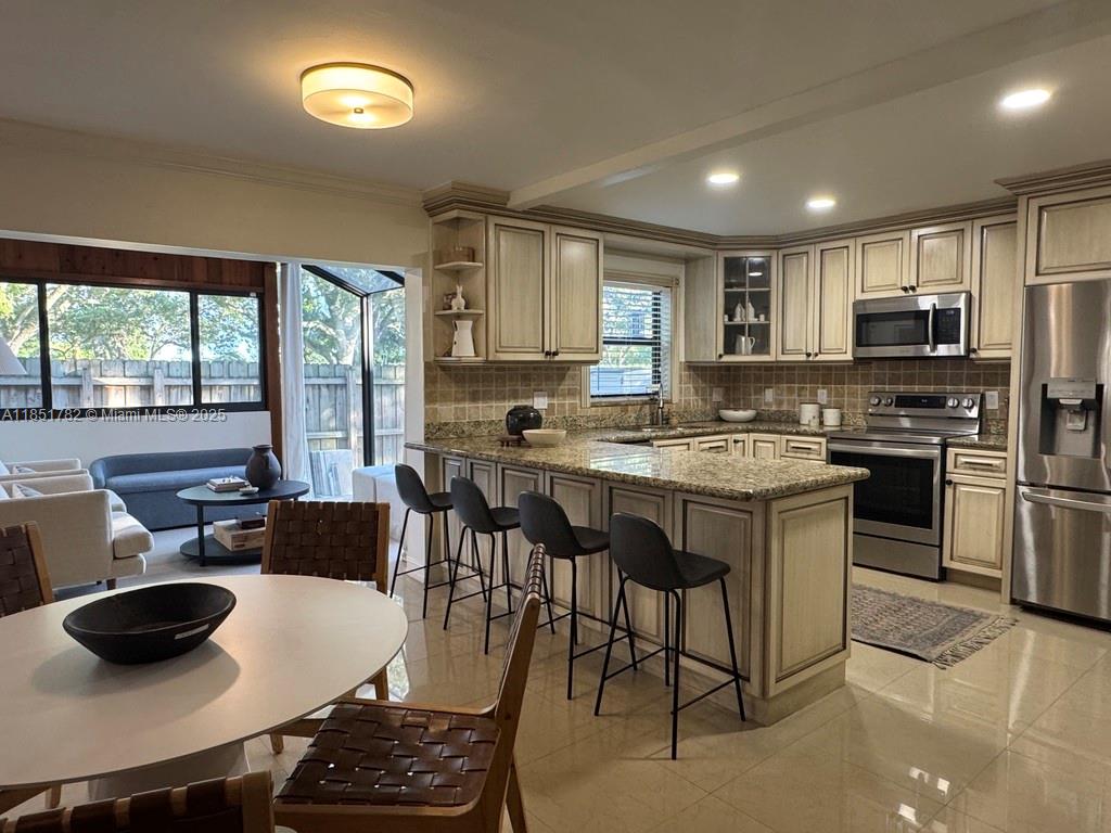 Property photo # 6