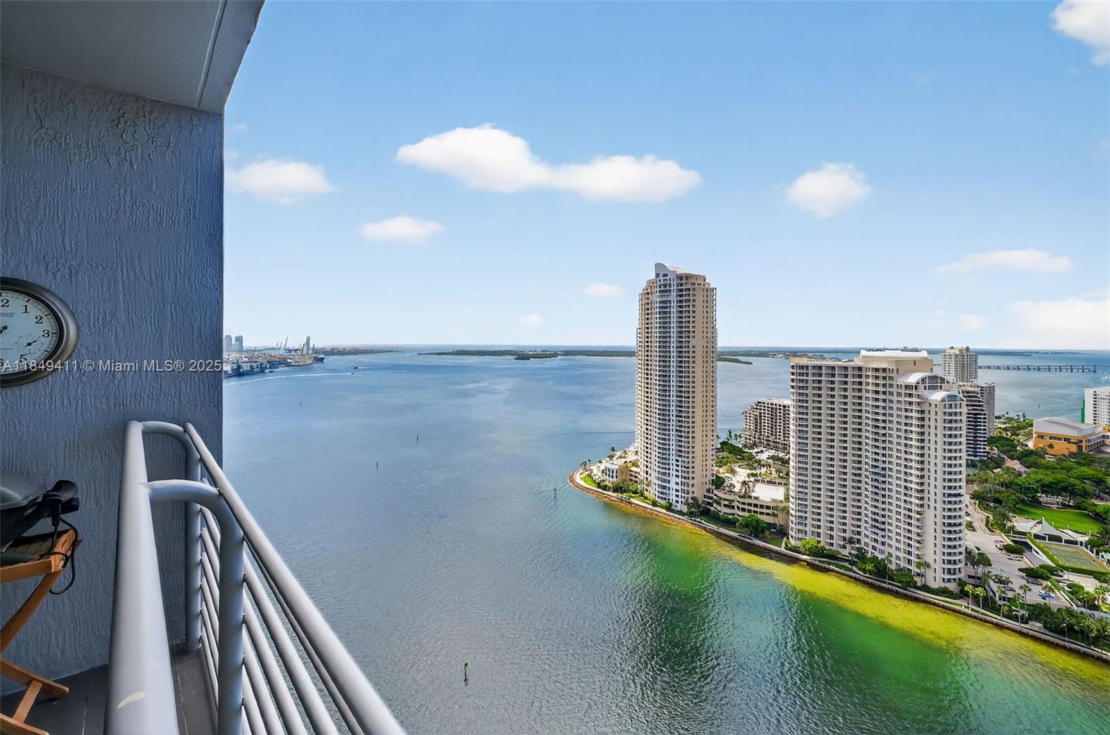335 S Biscayne Blvd #3501, Miami FL 33131