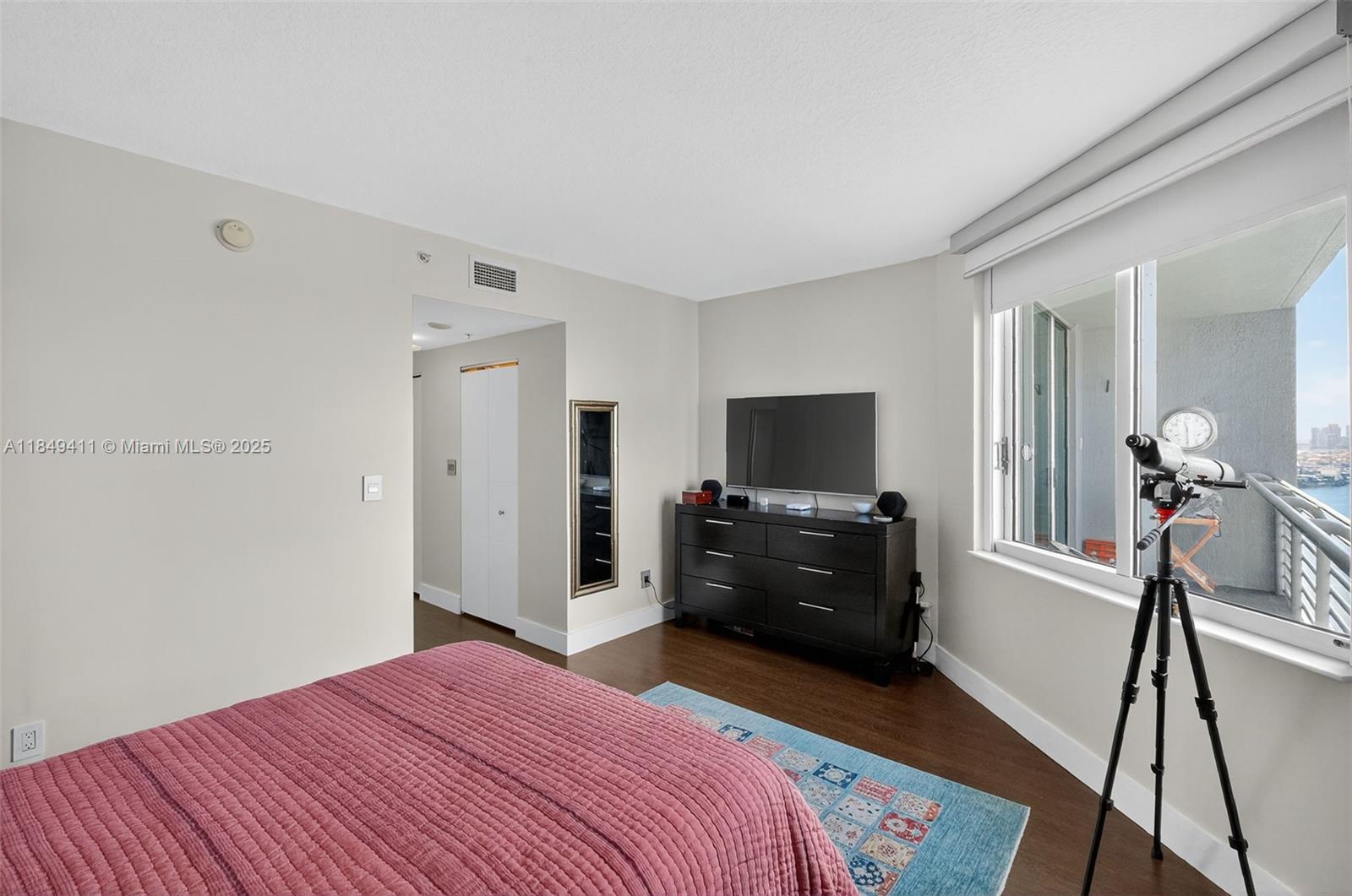 335 S Biscayne Blvd #3501, Miami FL 33131