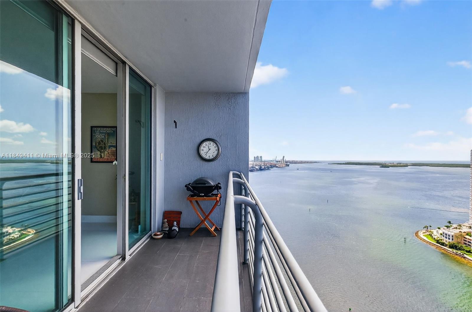 335 S Biscayne Blvd #3501, Miami FL 33131