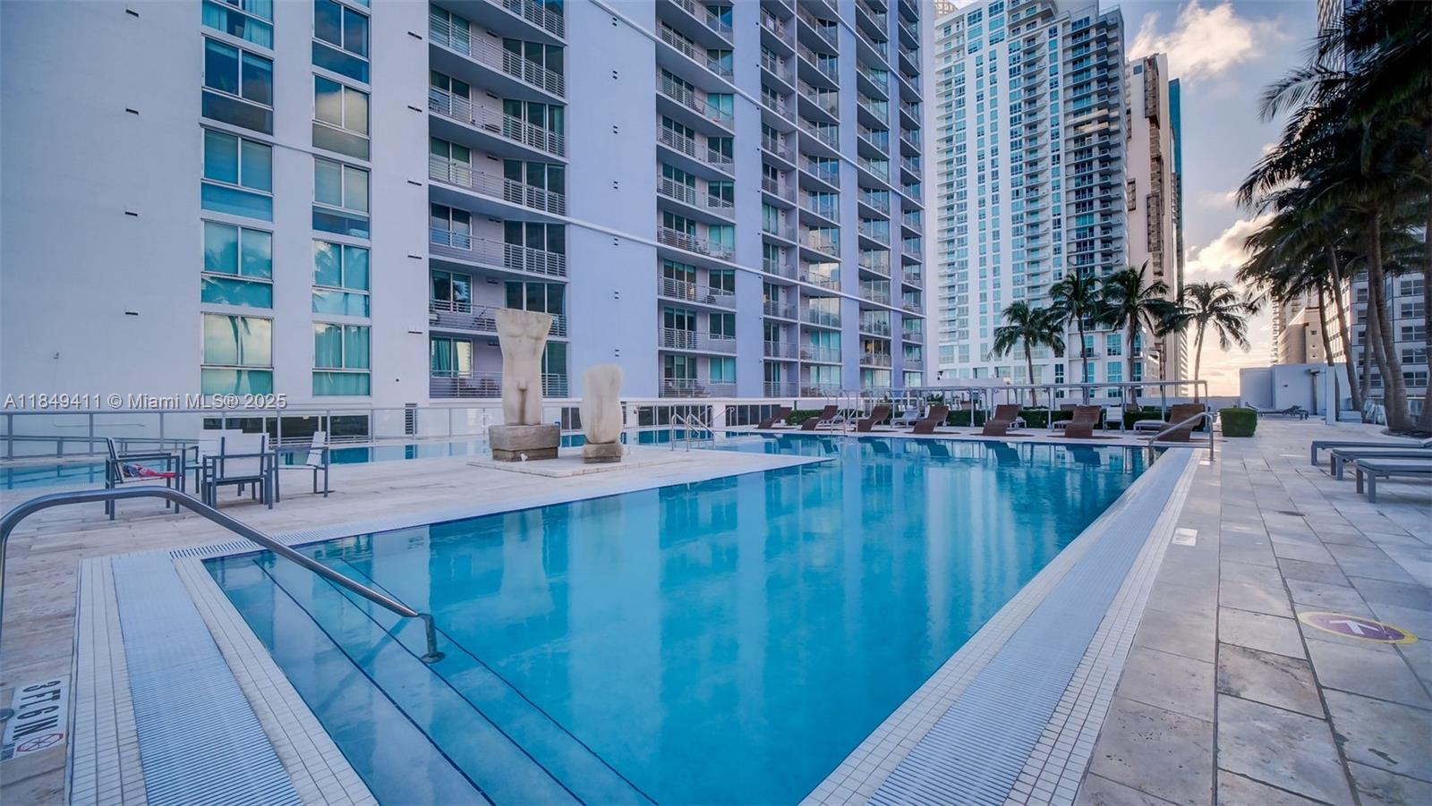 335 S Biscayne Blvd #3501, Miami FL 33131