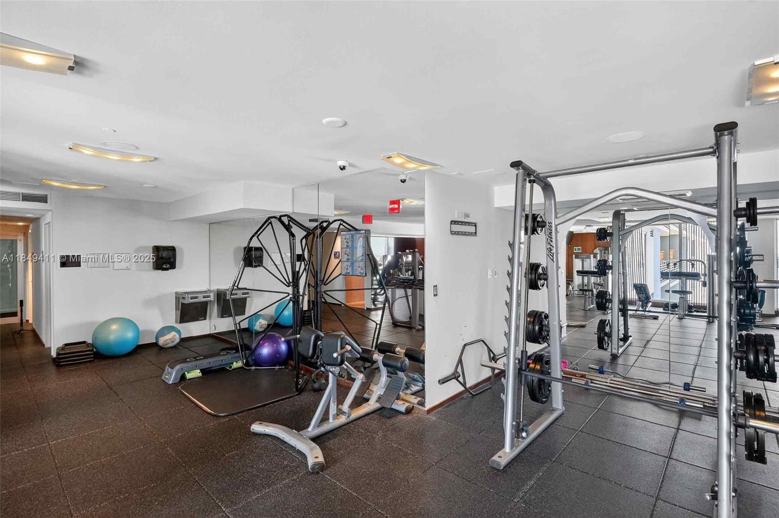 335 S Biscayne Blvd #3501, Miami FL 33131