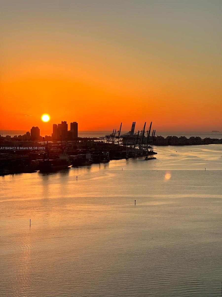 335 S Biscayne Blvd #3501, Miami FL 33131