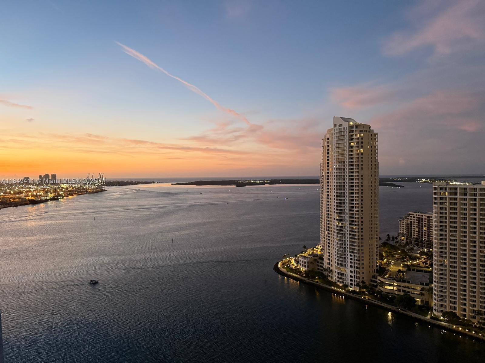 335 S Biscayne Blvd #3501, Miami FL 33131