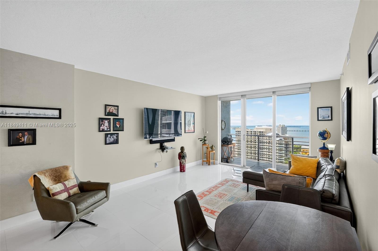 335 S Biscayne Blvd #3501, Miami FL 33131