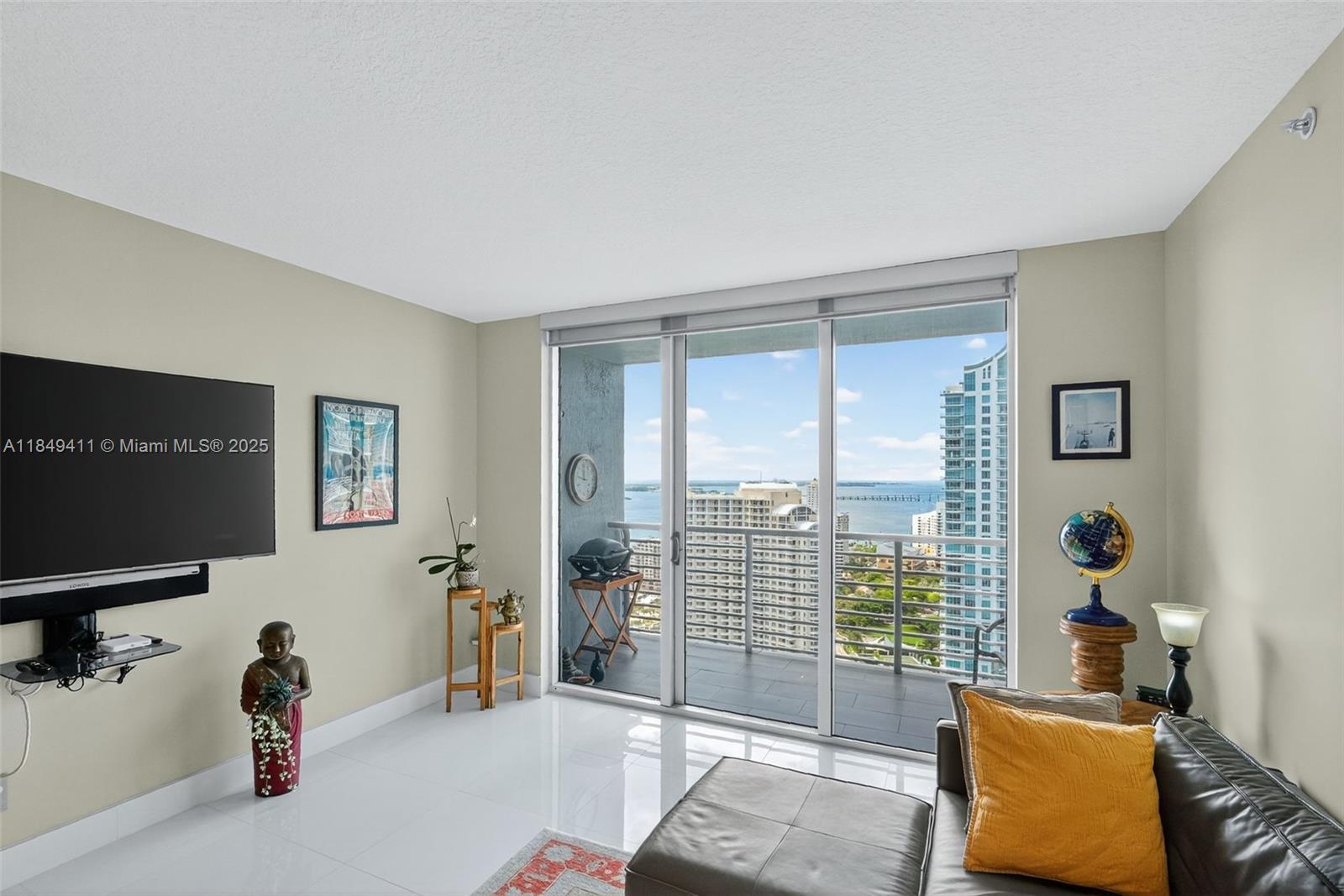 335 S Biscayne Blvd #3501, Miami FL 33131