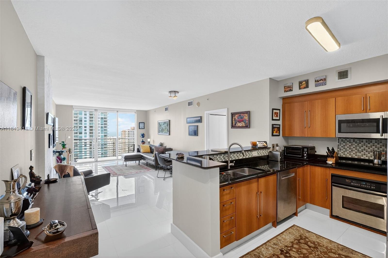 335 S Biscayne Blvd #3501, Miami FL 33131