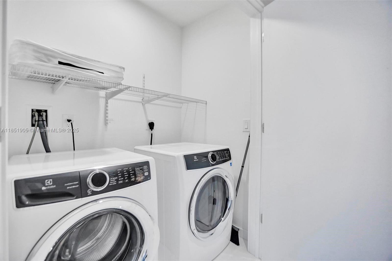 851 NE 1st Ave #1004, Miami FL 33132