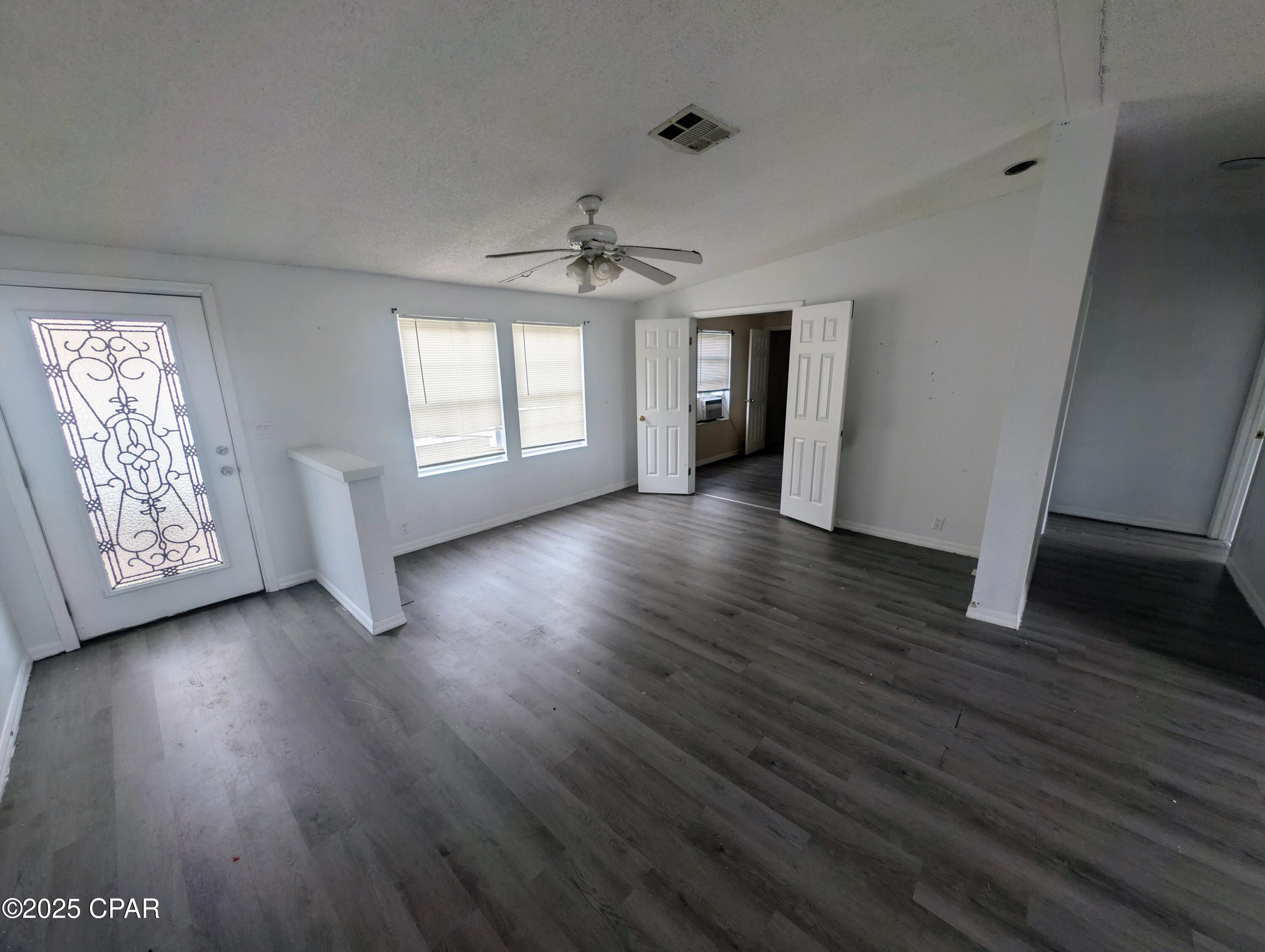 Image 7 For 613 Gardenia Street
