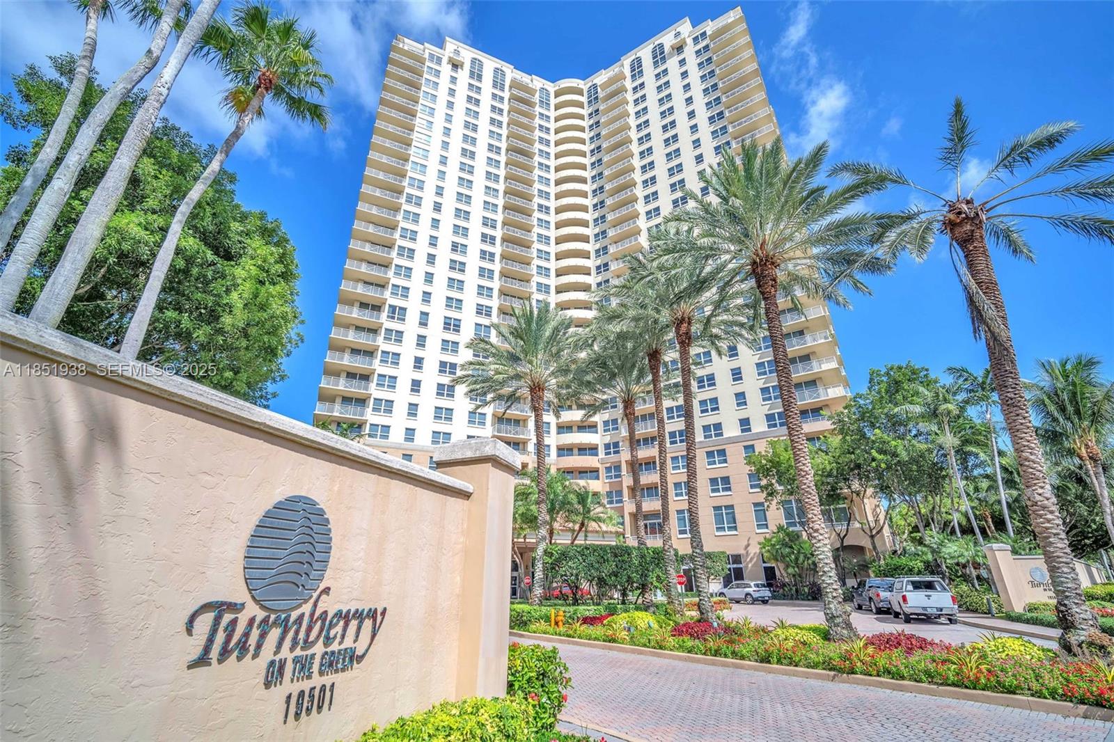 19501 Country Club Dr Unit 2011, Aventura, Florida 33180