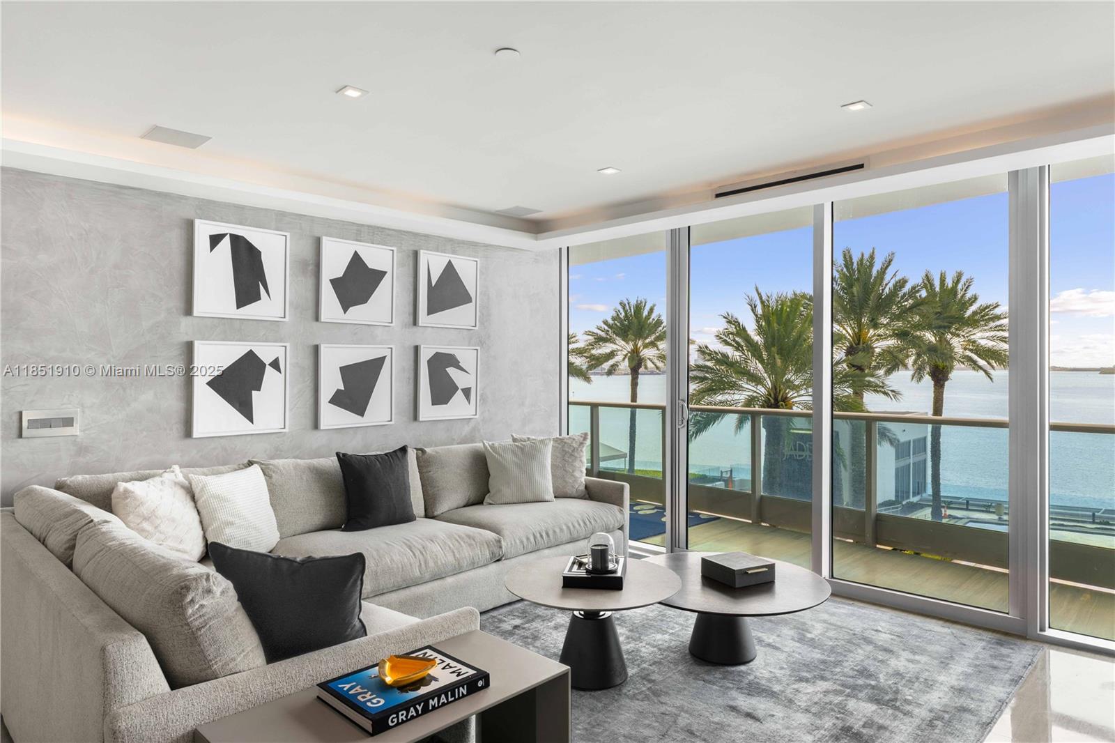 Apartamento à Venda em Miami, FL