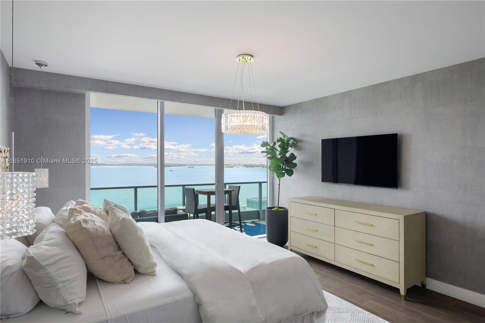 1331 Brickell Bay Dr #909, Miami FL 33131