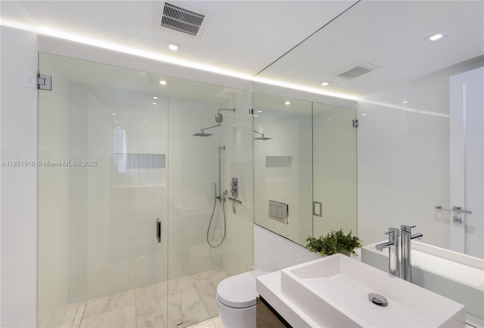 1331 Brickell Bay Dr #909, Miami FL 33131