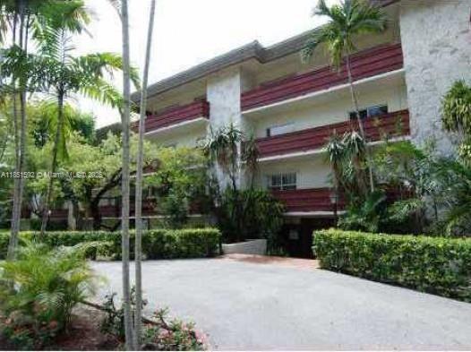 IT'S ALL ABOUT LOCATION!  THIS 1 BD/1.5 BTH AT VILLA CAPRI DELIVERS. JUST A 5 MINUTE WALK TO UNIVERSITY OF MIAMI, THIS 898 SQ FT UNIT SITS ON ONE OF CORAL GABLES MOST WALKABLE AREAS, NEAR THE METRORAIL, SOUTH MIAMI, PUBLIX, WHOLE FOODS, TOP SCHOOLS AND A BEAUTIFUL PARK AT THE END OF THE STREET.  EAST FACING UNIT OVERLOOKS QUIET, TREE LINED MARIPOSA AVENUE. LARGE OPEN BALCONY.  IDEAL FOR INVESTORS, FIRST TIME BUYERS R END USERS. CAN BE RENTED RIGHT AWAY.  RARE OPPORTUNITY !