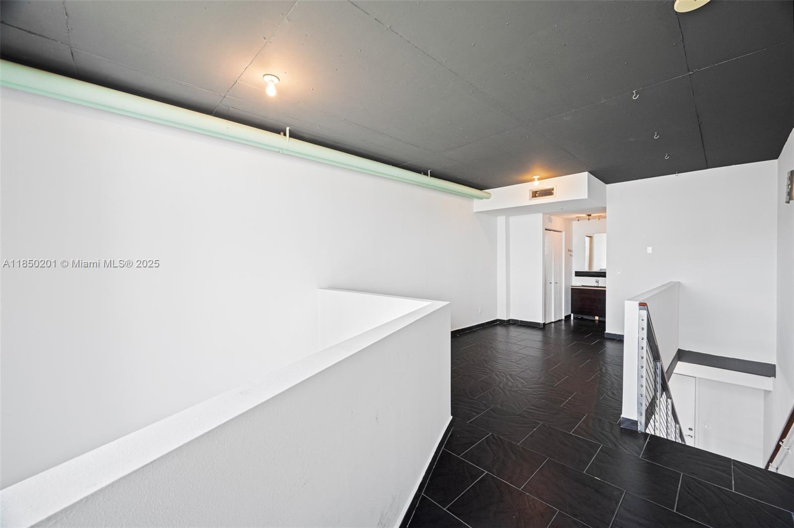 690 SW 1 CT #1217, Miami FL 33130
