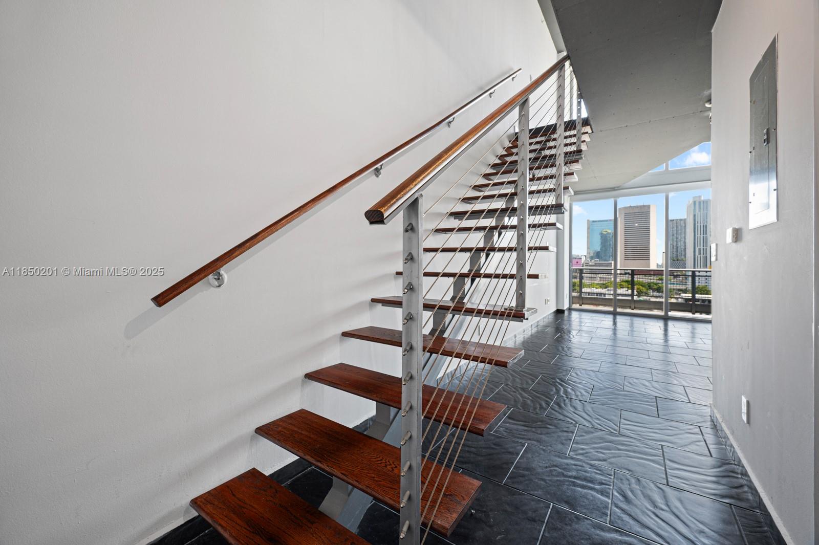 690 SW 1 CT #1217, Miami FL 33130