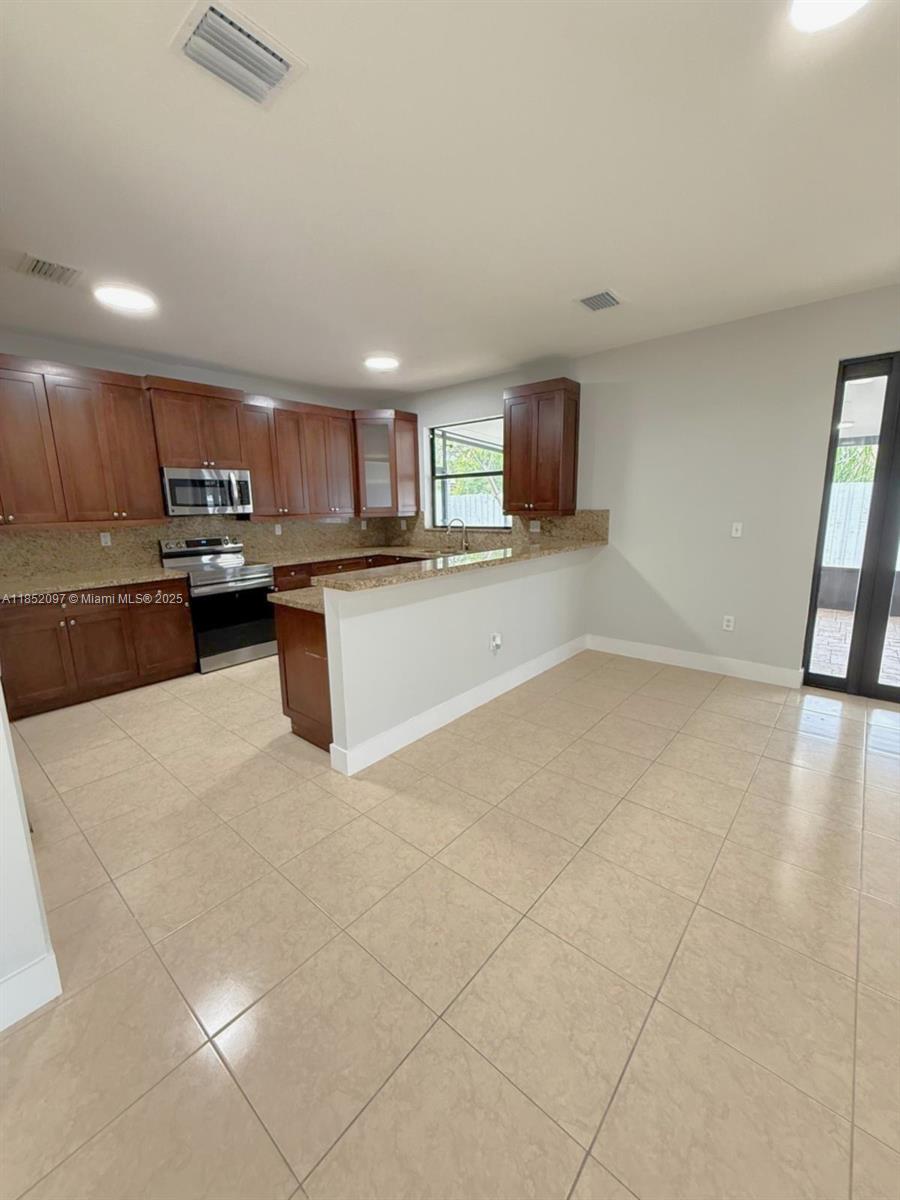 Property photo # 7