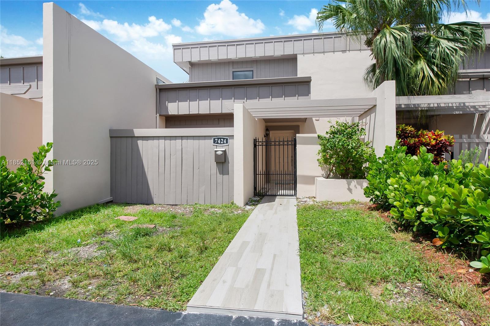Property photo # 9