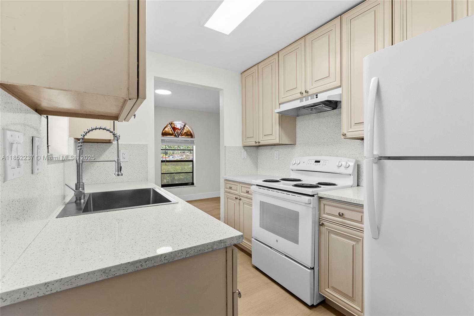 Property photo # 4