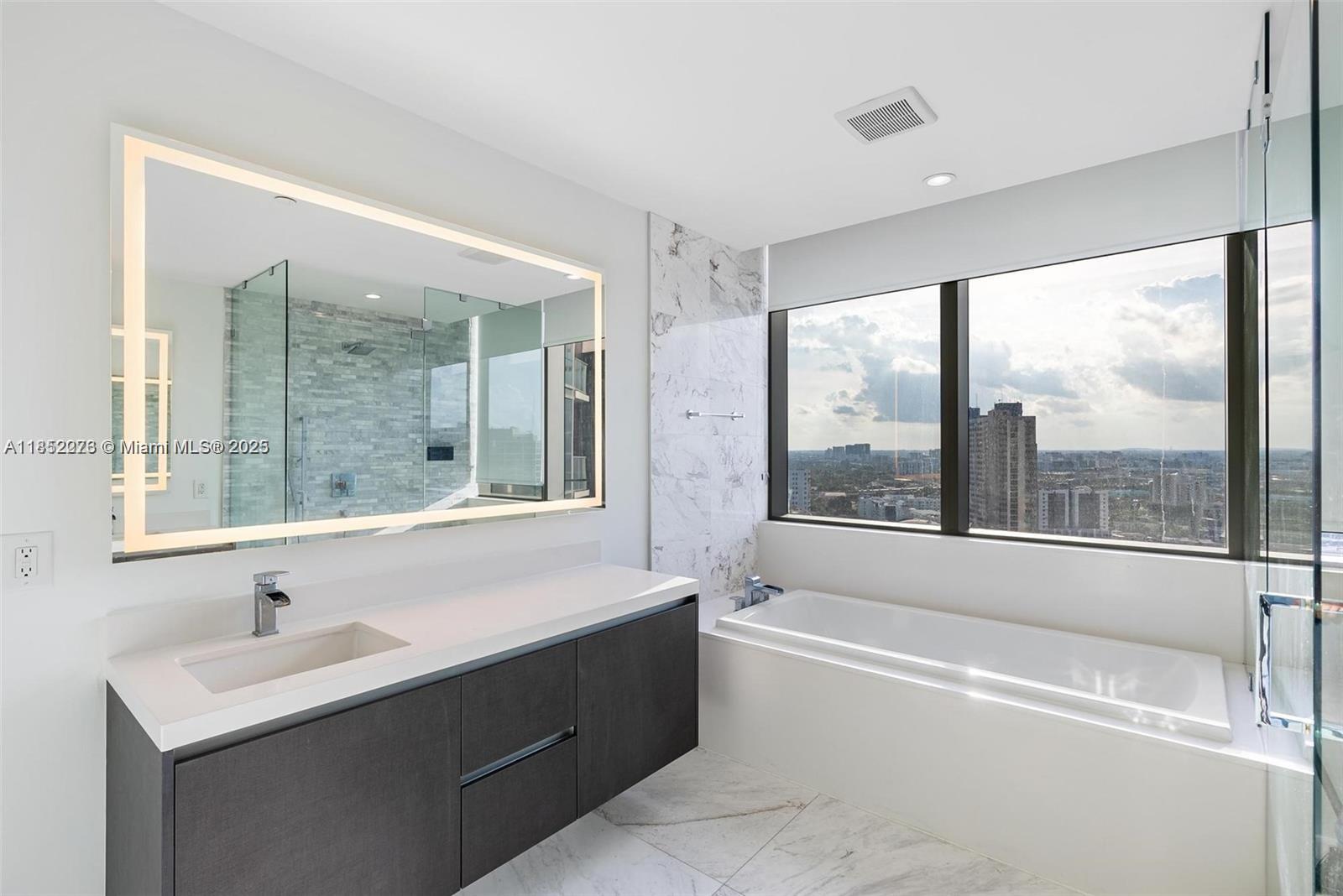 851 NE 1st Ave #1612, Miami FL 33132