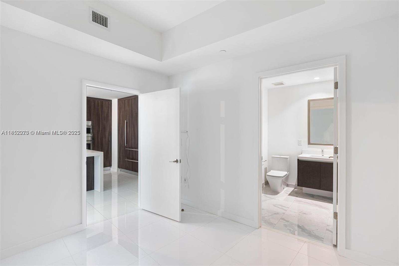 851 NE 1st Ave #1612, Miami FL 33132