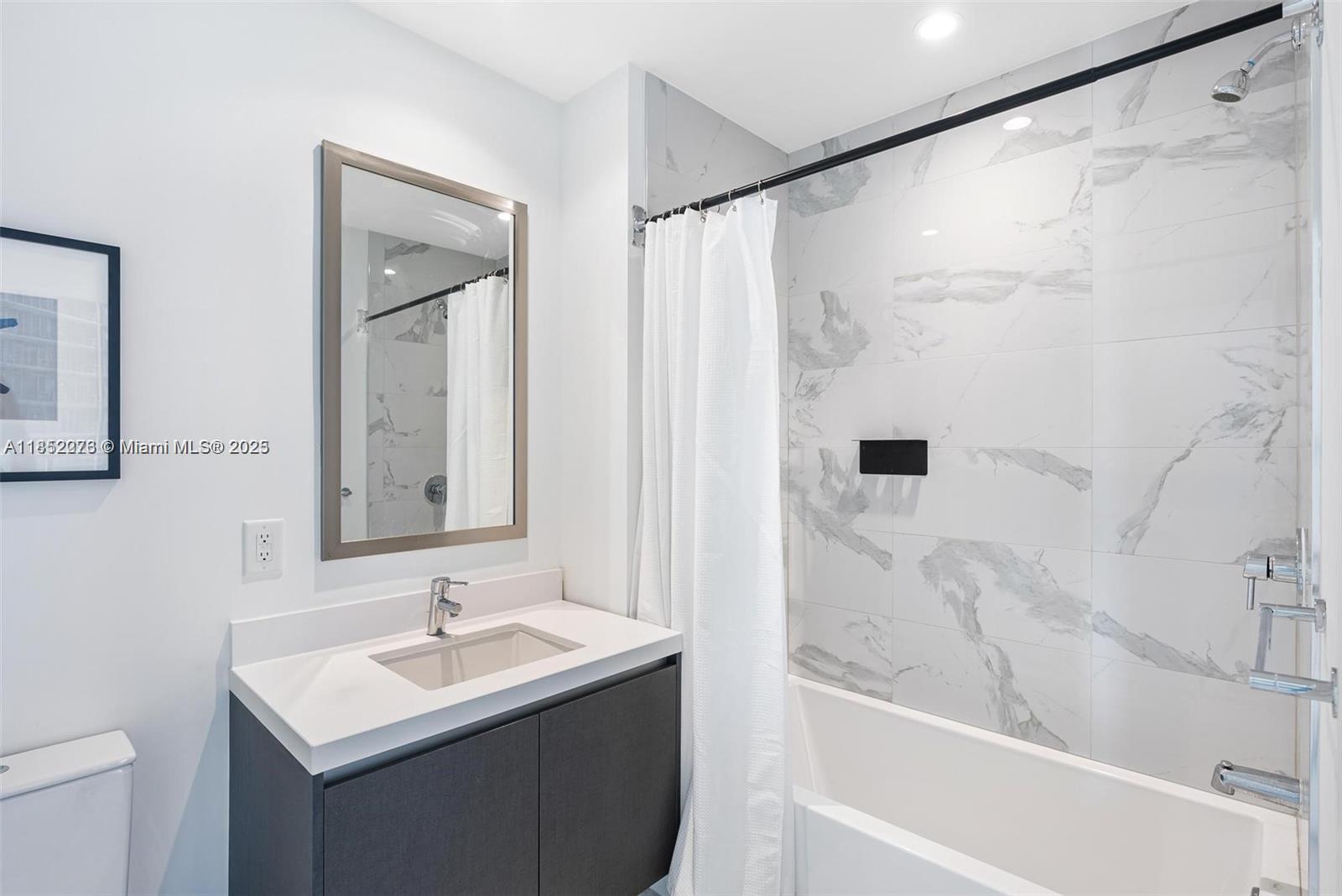 851 NE 1st Ave #1612, Miami FL 33132