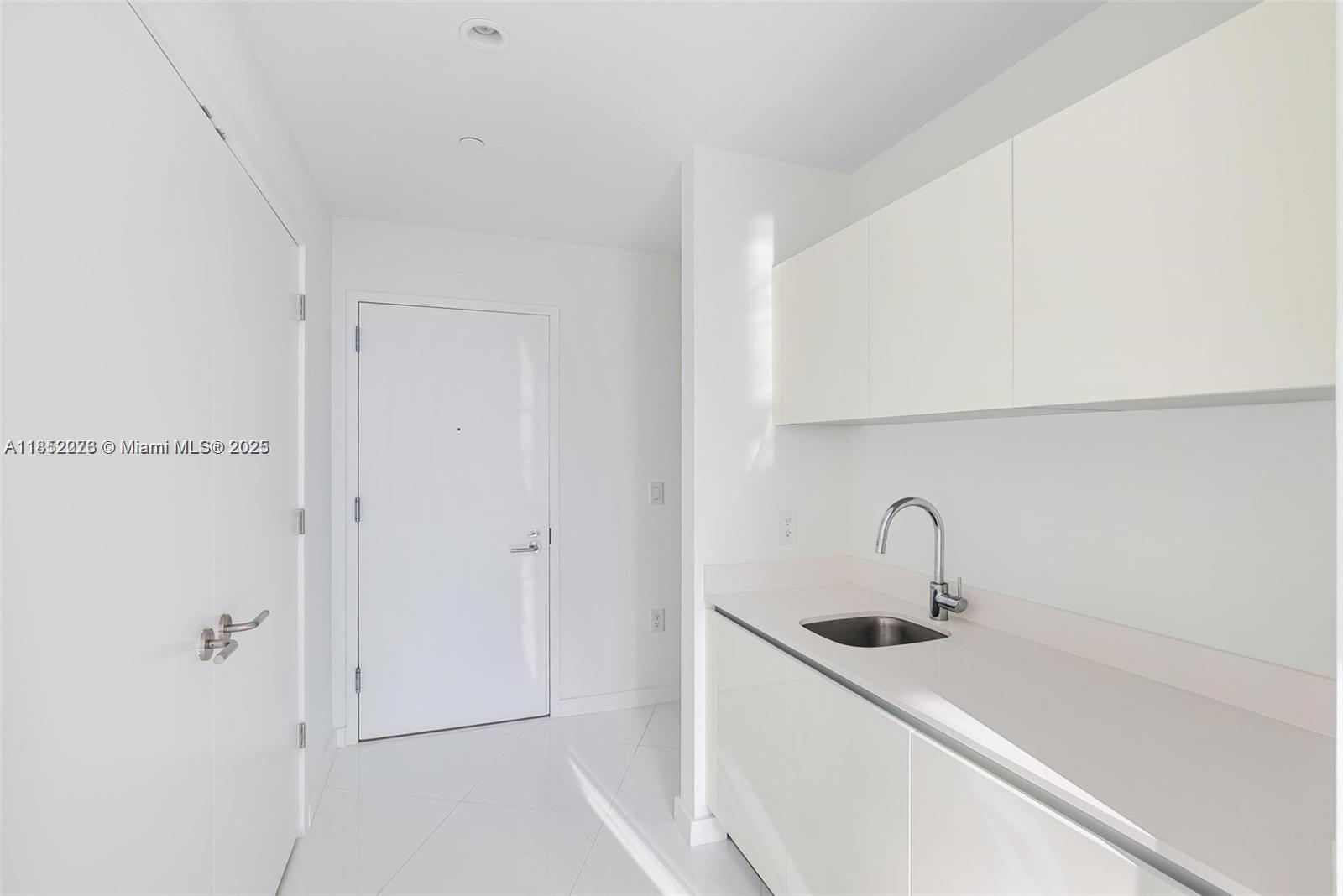851 NE 1st Ave #1612, Miami FL 33132