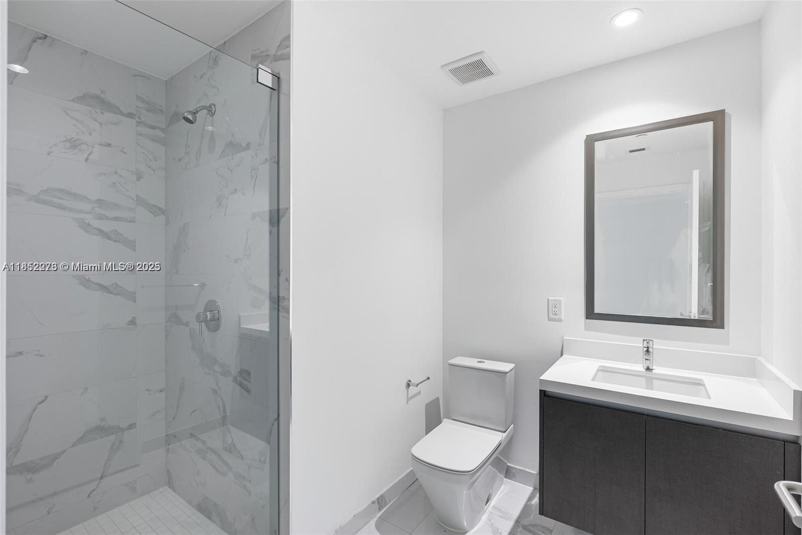 851 NE 1st Ave #1612, Miami FL 33132