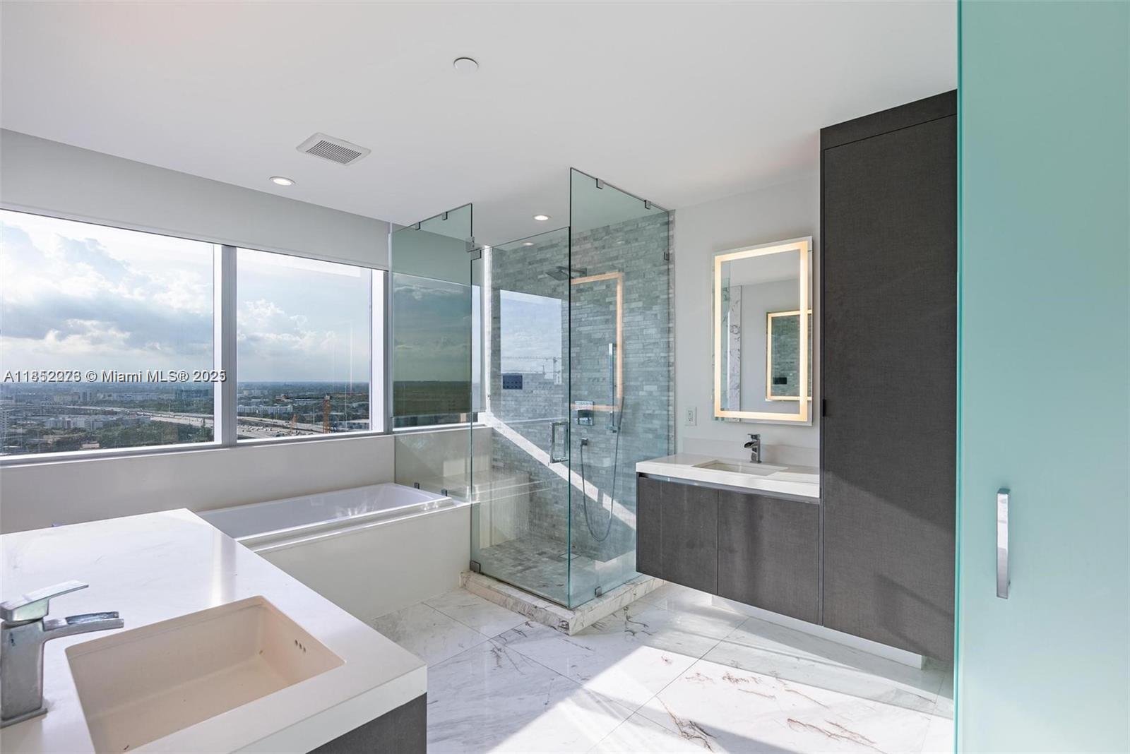 851 NE 1st Ave #1612, Miami FL 33132
