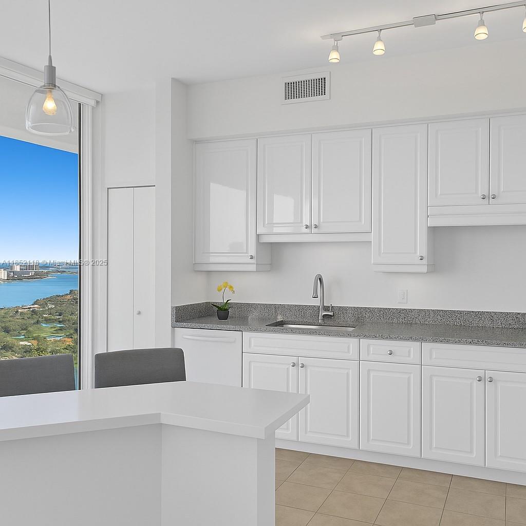 4779 Collins Ave #4006, Miami Beach FL 33140
