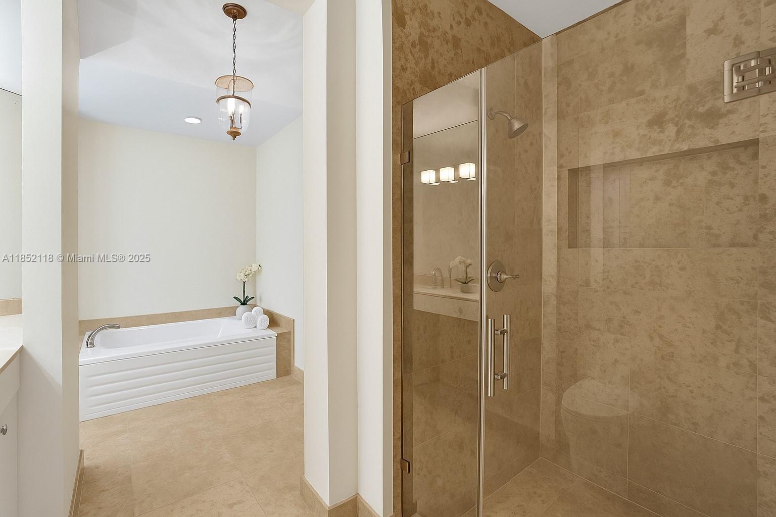 4779 Collins Ave #4006, Miami Beach FL 33140