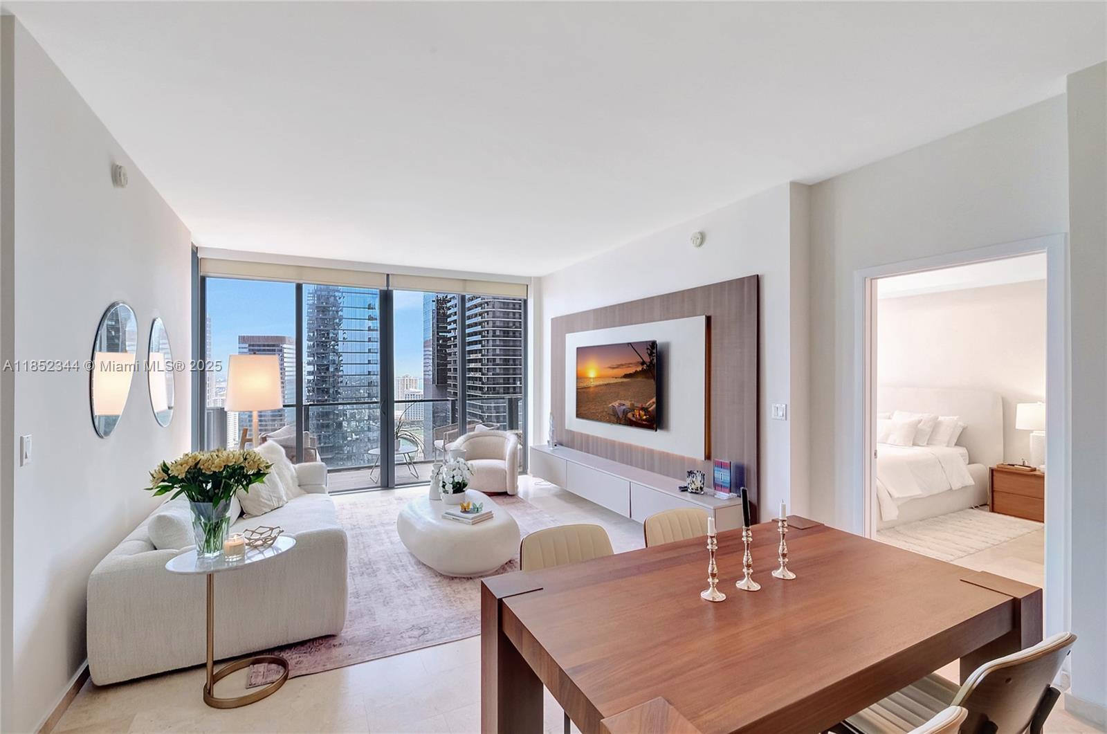 Condo for Sale in Miami, FL
