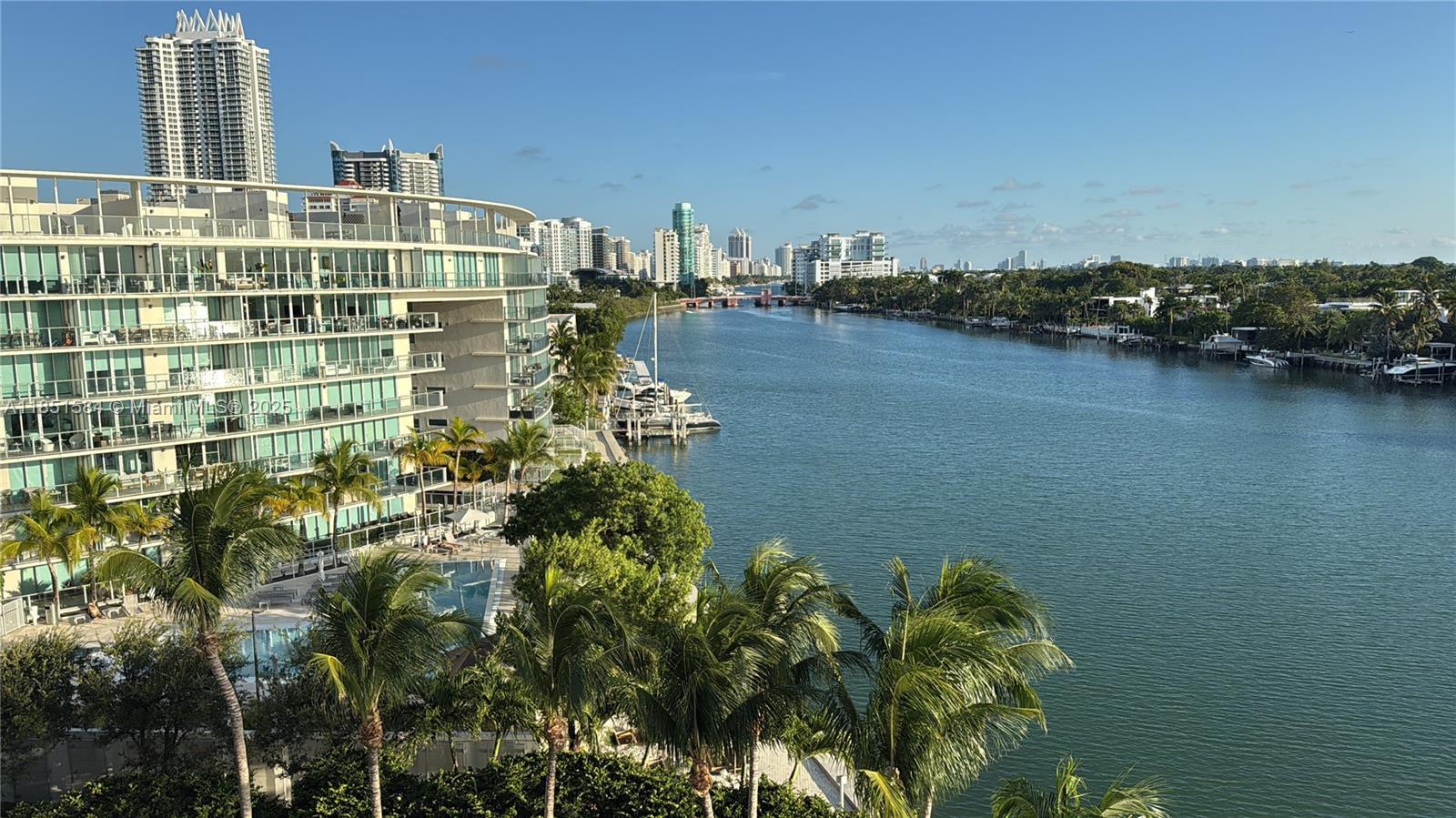 Apartamento à Venda em Miami Beach, FL