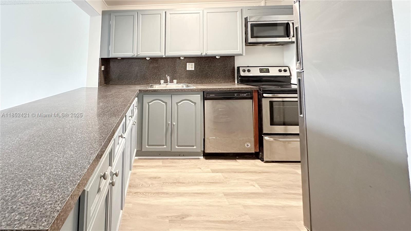 Property photo # 6
