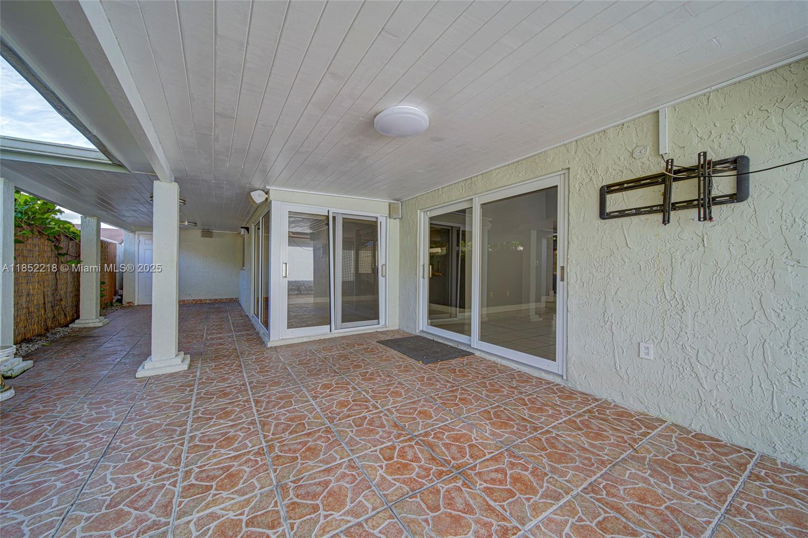 621 SW 99th Pl