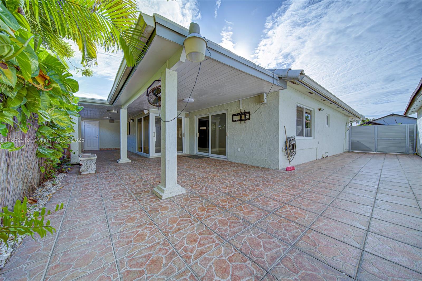 621 SW 99th Pl