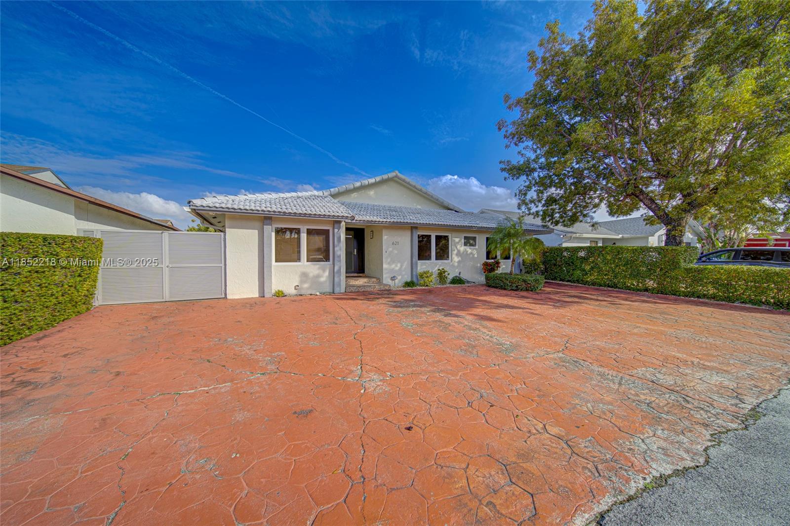 621 SW 99th Pl