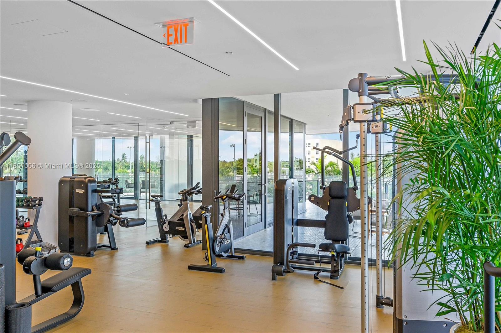 8701 Collins Ave #1003, Miami Beach FL 33154