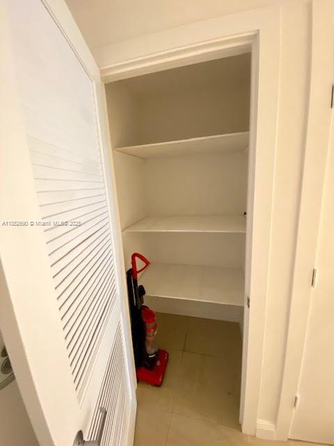 1060 Brickell Ave #1413, Miami FL 33131