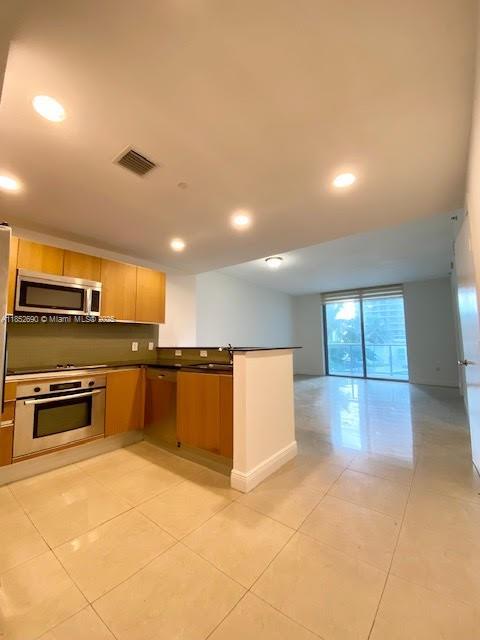 1060 Brickell Ave #1413, Miami FL 33131