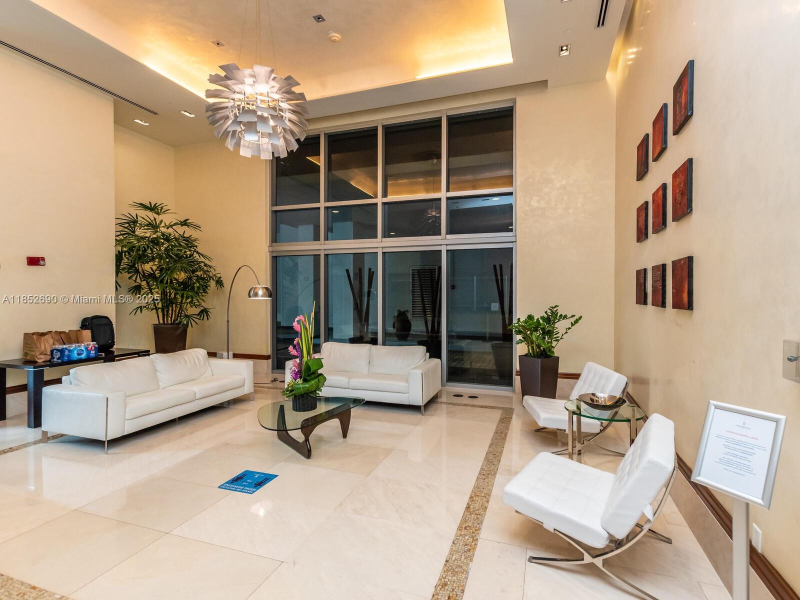 1060 Brickell Ave #1413, Miami FL 33131