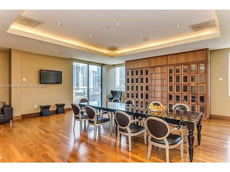 1060 Brickell Ave #1413, Miami FL 33131
