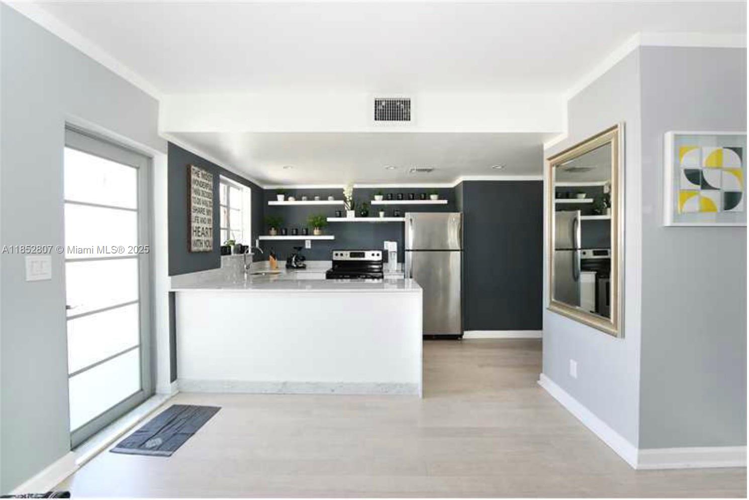 Property photo # 0