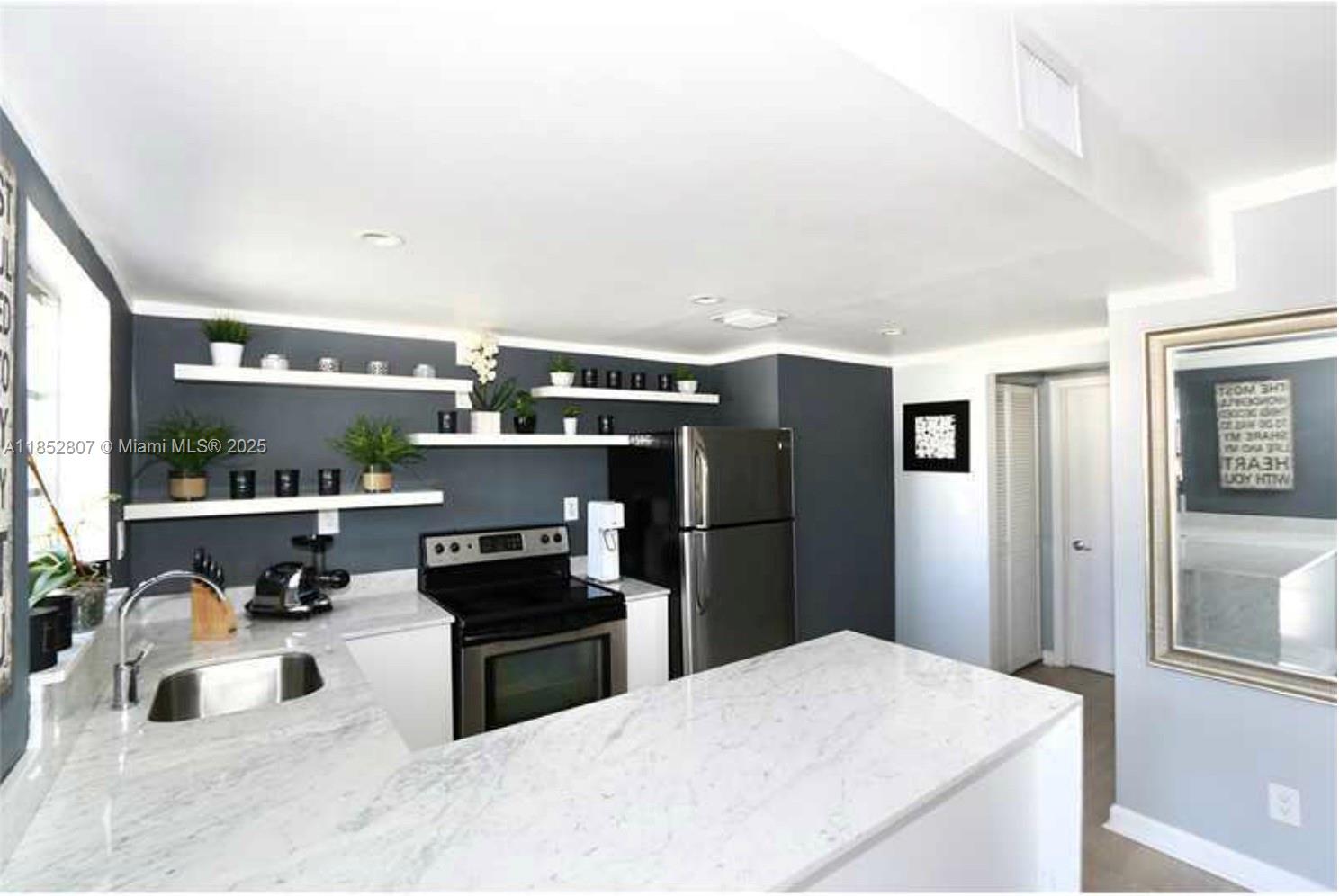 Property photo # 8