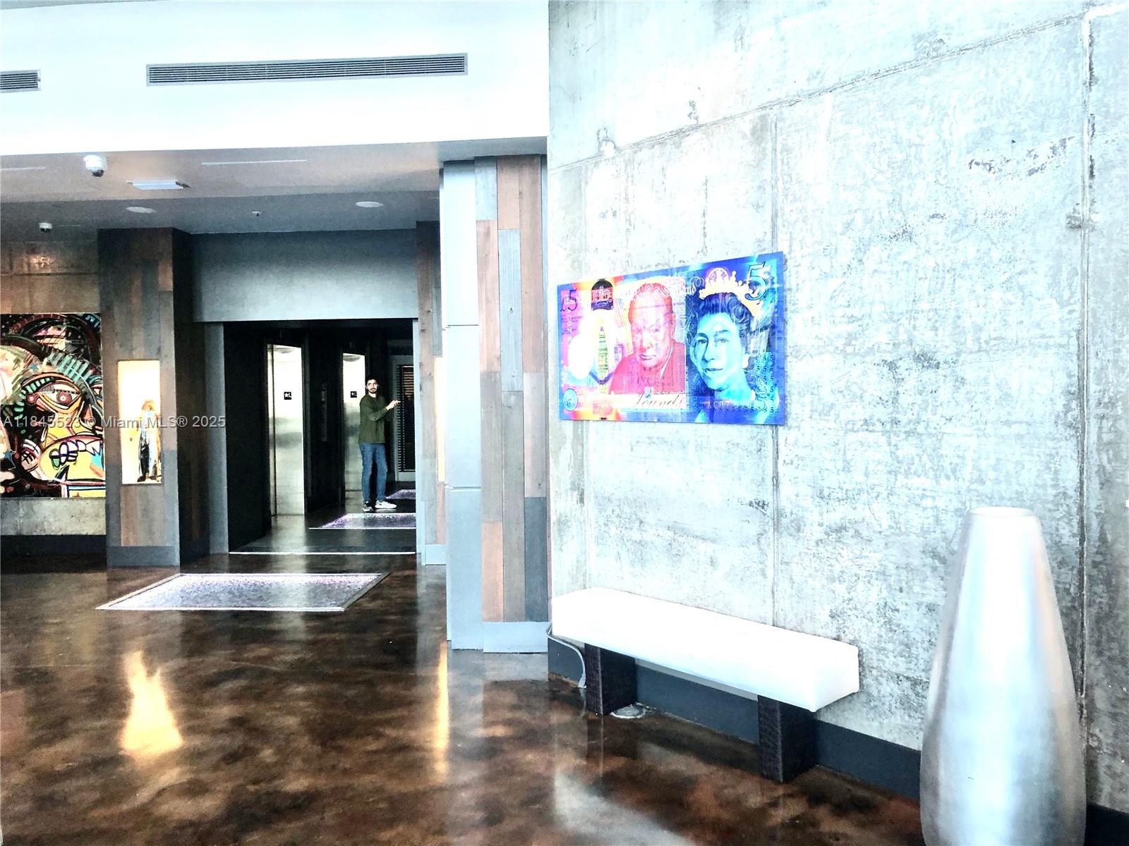 690 SW 1 CT #1127, Miami FL 33130