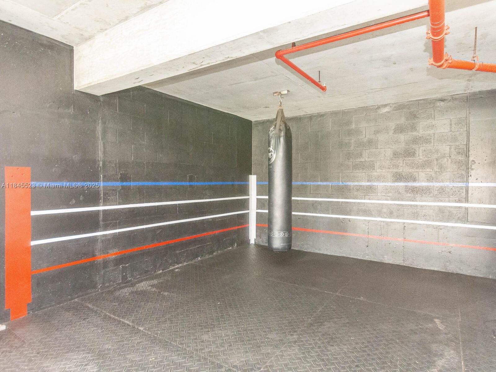 690 SW 1 CT #1127, Miami FL 33130