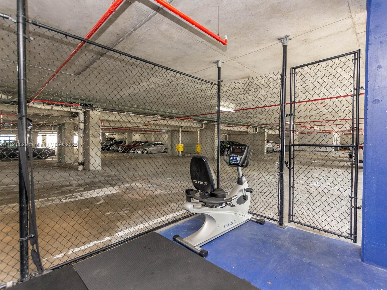 690 SW 1 CT #1127, Miami FL 33130