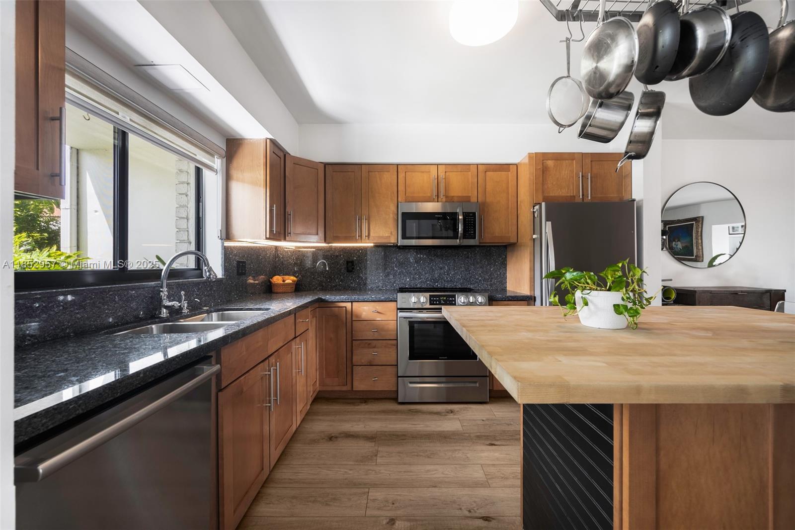 Property photo # 6